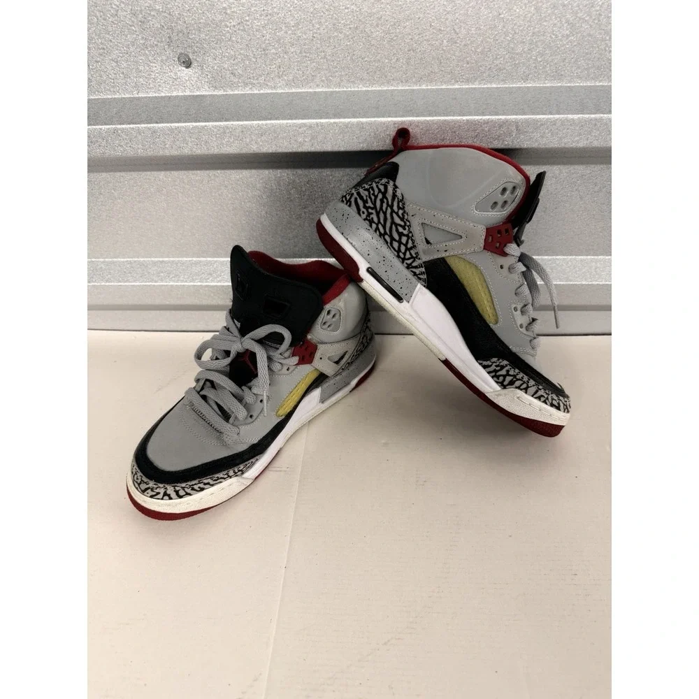 Jordan Spizike Wolf Grey Gym Red Black 317321-013‎ Size 7Y